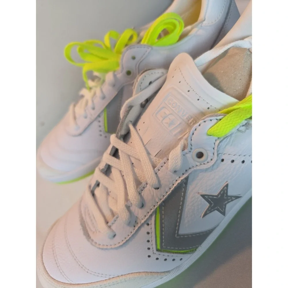 Converse cons louie